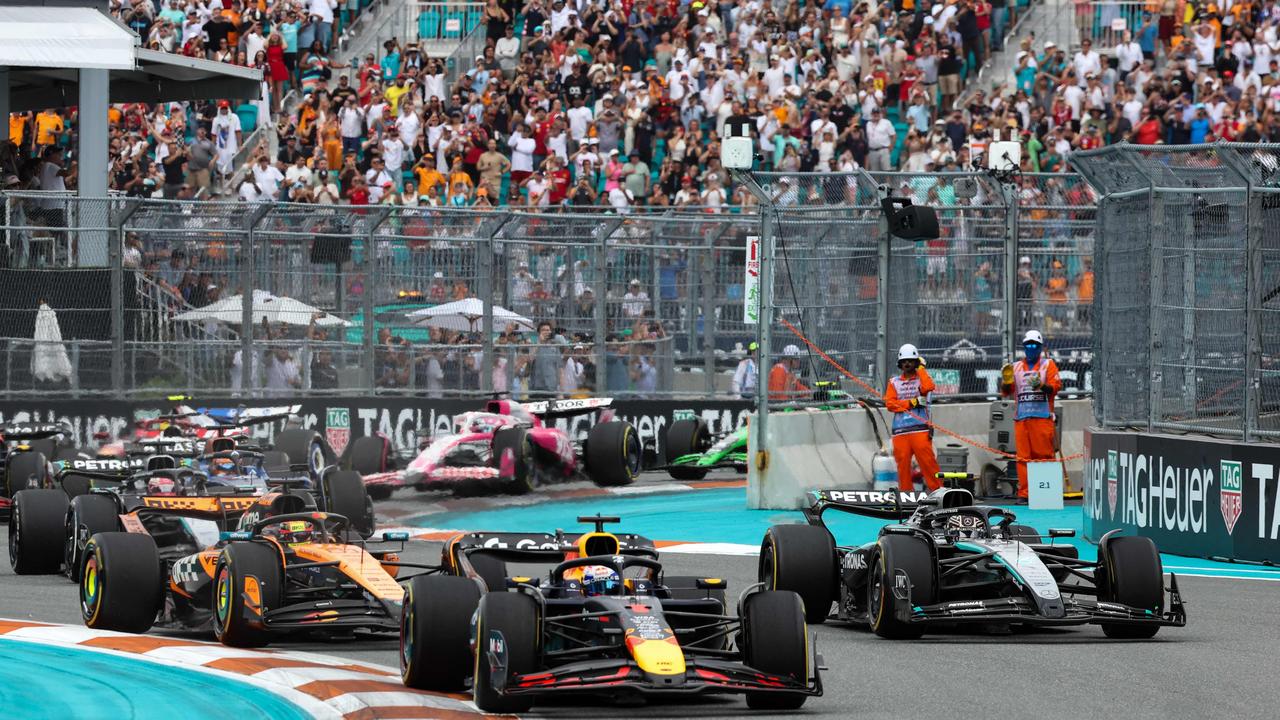 Piastri surges in Miami as rain looms after chaotic start