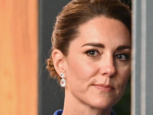 Kate’s clever dress exposes Harry’s issue