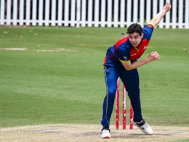 Mosman’s Elijah Eales sends down a delivery. Picture: Kate Zarifeh