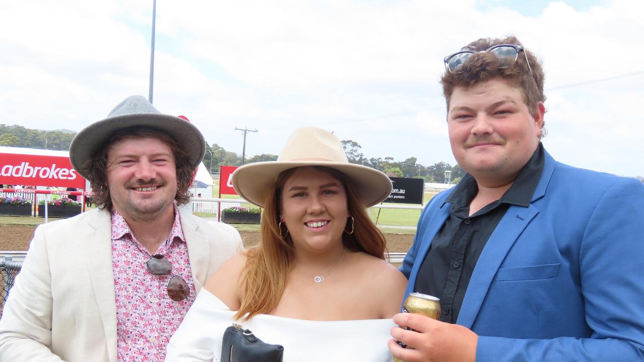 Fashion, fun prevail as crowds flock to Devonport Cup | The Mercury
