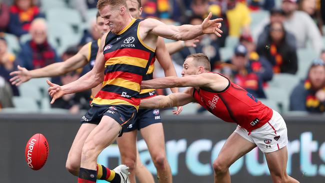 Crows ruckman Reilly O'Brien sends the ball forward. Picture: Sarah Reed