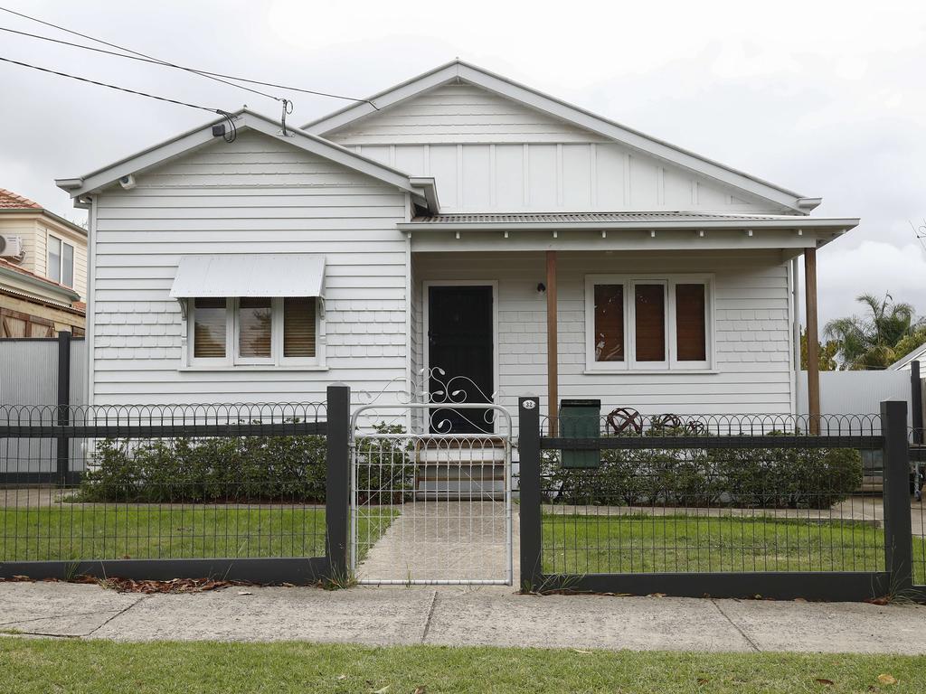 Labor will ban foreign investors from purchasing existing homes for the next two years. Picture: NewsWire / Daniel Pockett