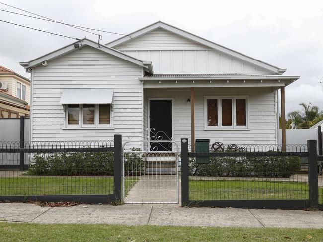Labor will ban foreign investors from purchasing existing homes for the next two years. Picture: NewsWire / Daniel Pockett