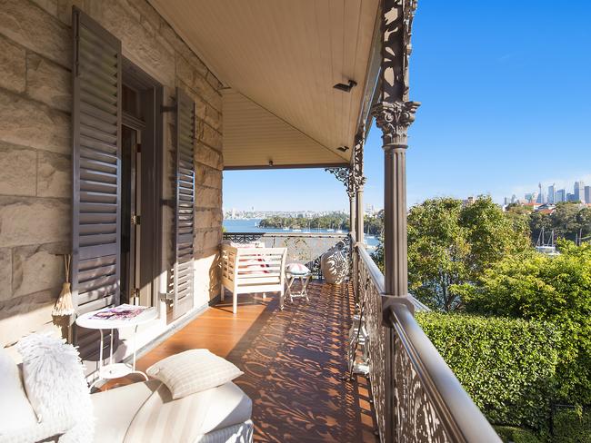 The upper level balcony affords beautiful harbour and city skyline vistas.