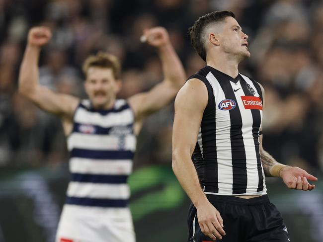 NCA. MELBOURNE, AUSTRALIA. May 3rd, 2025 . AFL .  Round 8.  Collingwood vs Geelong at the MCG.   Jack Crisp of the Magpies watches as he shot after the siren missed    . Picture: Michael Klein