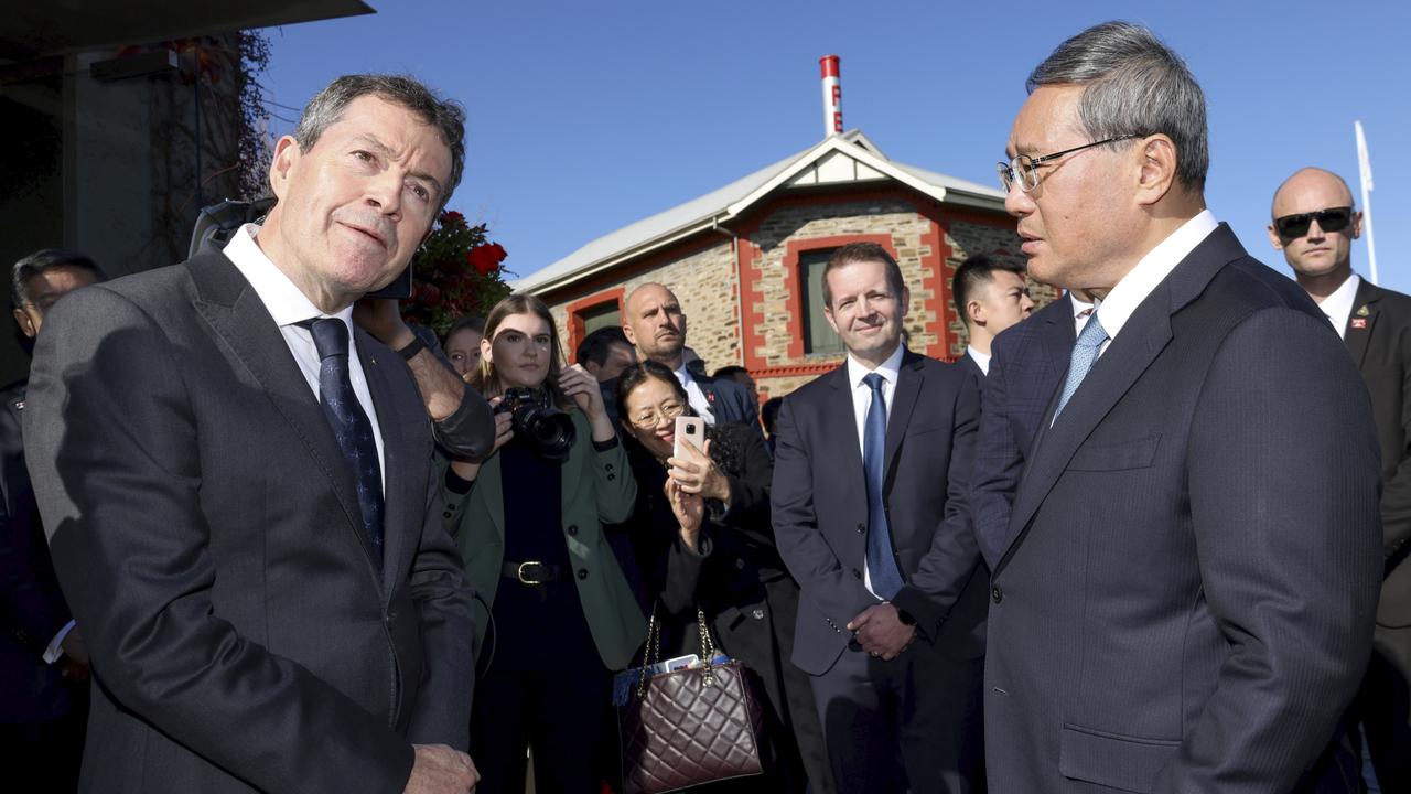 Chinese Premier Li Qiang talks with Penfolds winemaker Peter Gago at Magill Estate winery.