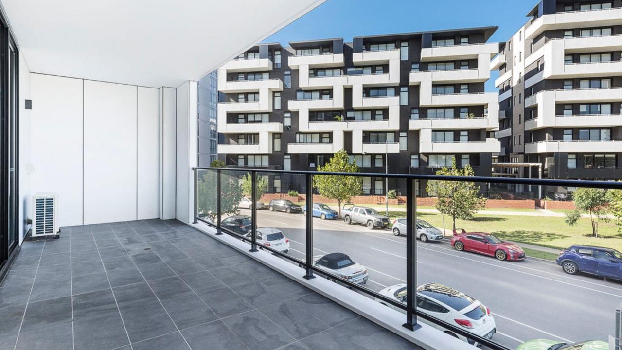 Multiple units in this complex at Lord Sheffield Circuit, Penrith, are being offered with a two-week rent free period. Rent is $650 per week.