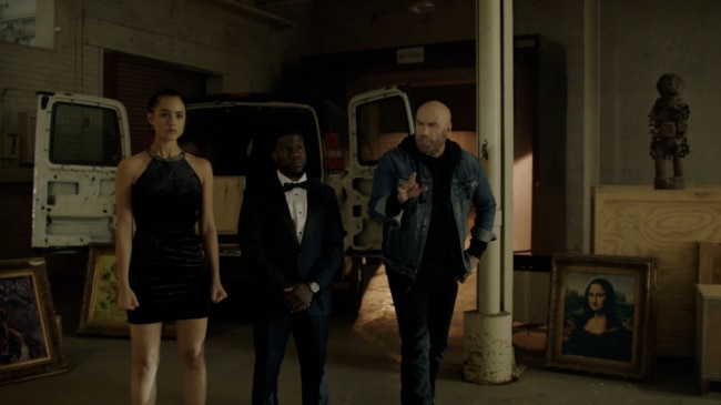 Nathalie Emmanuel, Kevin Hart and John Travolta in Die Hart