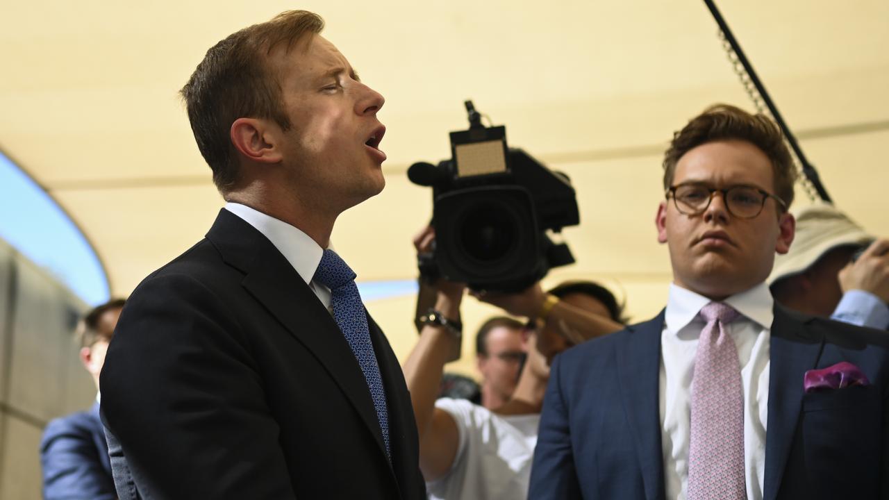 Ten News reporter Jonathan Lea spars with Bill Shorten over the cost of the emissions reduction policy. Picture: AAP