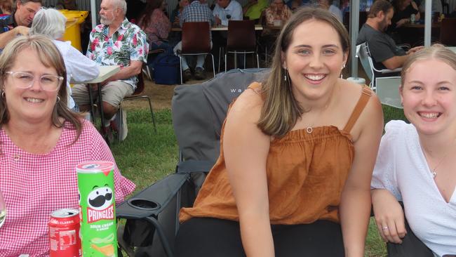 Kerri Schloss, Keeley Schloss and Phoebe Day at ‘Dinner Under the Stars’ by the Kingaroy Men’s Shed.