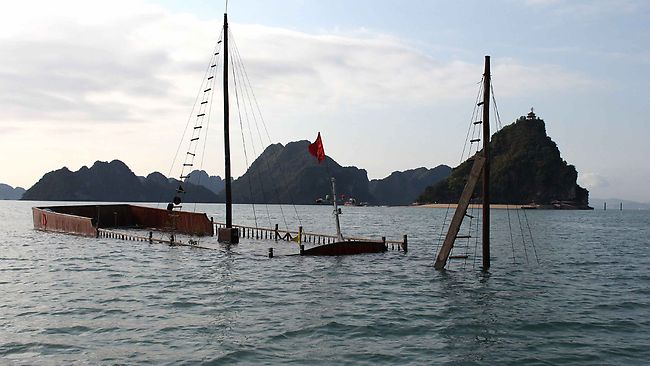 halong bay cruise accident