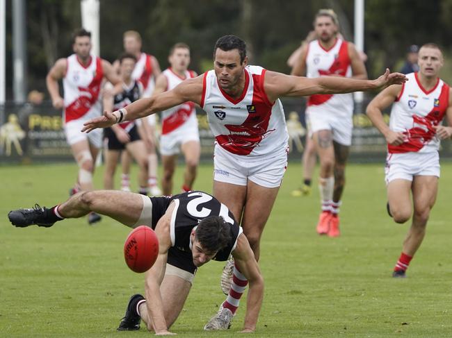 Bonbeach defender Ben McLean did well on Sorrento star Nick Corp. Picture: Valeriu Campan