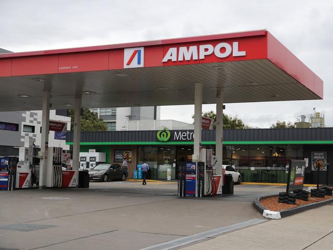 SYDNEY, AUSTRALIA - NewsWire Photos OCTOBER 12, 2021 -  Oil prices have reached a seven-year high; as a result, consumers have been impacted by inflated prices at the pump.Picture: NCA NewsWire / Christian Gilles