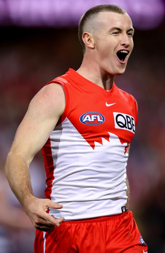 Chad Warner is one of the Brownlow Medal favourites. Picture: Brendon Thorne/AFL Photos/via Getty Images