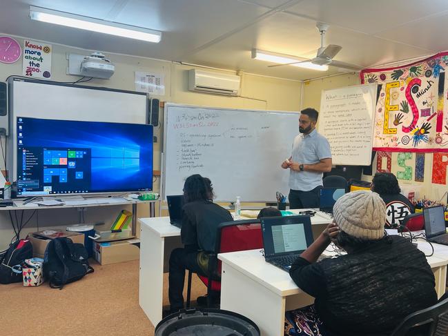 Batchelor Institute of Indigenous Tertiary Education students take part in a special training program piloted in Alice Springs by the Digital Skills Organisation (DSO).