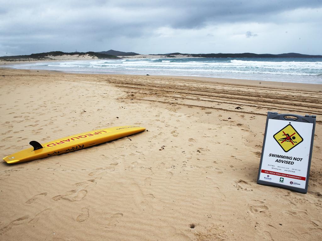 Man injured in Port Stephens shark attack | Daily Telegraph