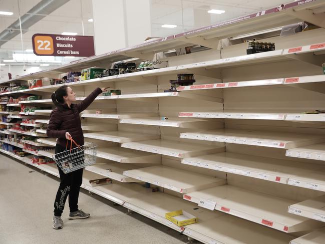 LONDON, UNITED KINGDOM - MARCH 18: Empty shelves confront shoppers at the Nine Elms branch of Sainsburys supermarket on March 18, 2020 in London, United Kingdom. Coronavirus (Covid-19) has spread to over 156 countries in a matter of weeks, claiming over 6,500 lives and infecting over 170,000. There are currently 1,950 diagnosed cases in the UK, with the death toll over 70.(Photo by Dan Kitwood/Getty Images)