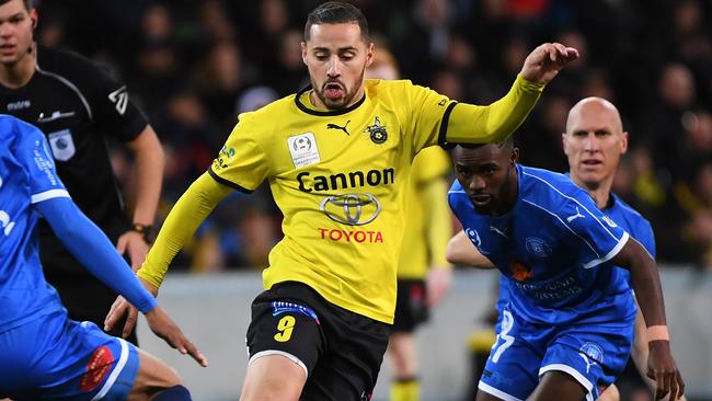 Adrian Zahra in action for Heidelberg United.