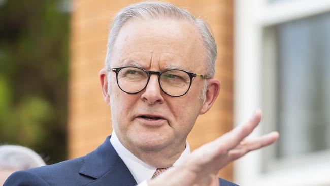 SYDNEY, AUSTRALIA. NewsWire Photos. FEBRUARY 28, 2025. Australian Prime Minister Anthony Albanese holds a press conference in Ashfield. Picture: NewsWire / Jeremy Piper