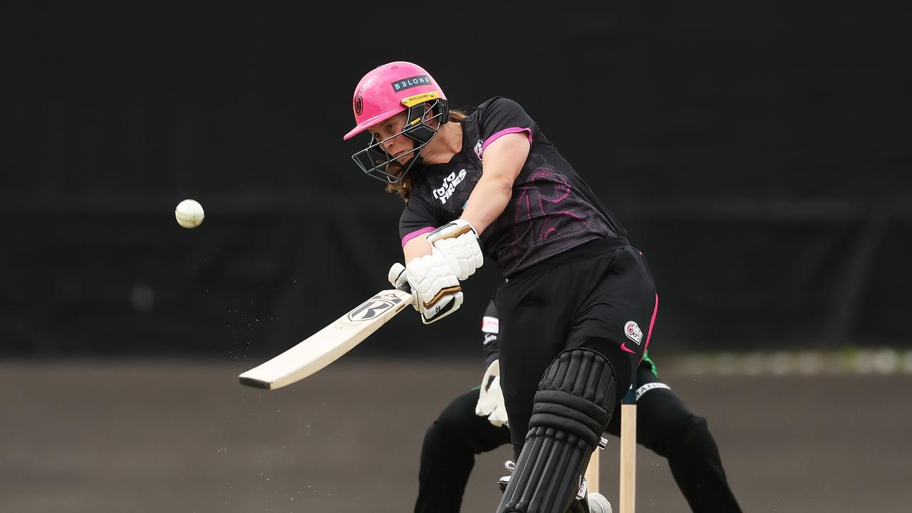 Caoimhe Bray of the Sixers bats during the T20 Spring Challenge. Photo by Matt King/Getty Images