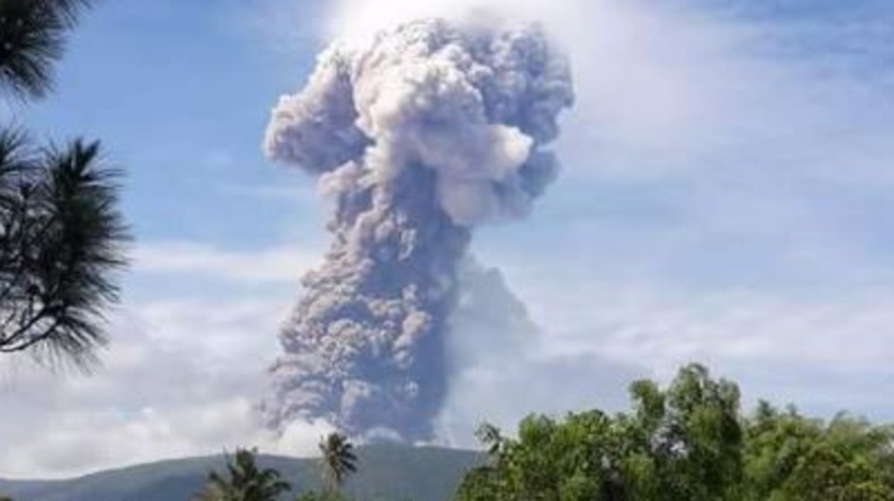 Indonesia earthquake, tsunami, Mount Soputan eruption: Desperation ...