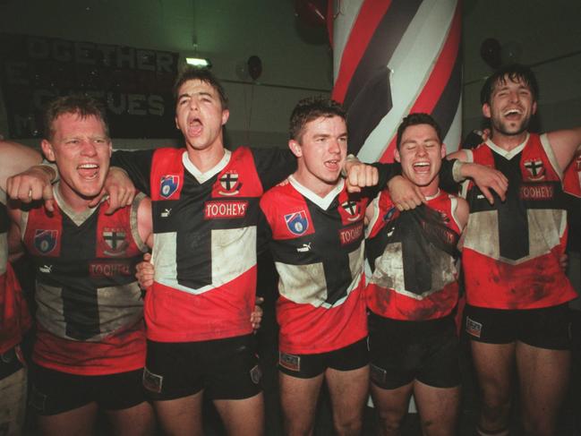 1997. Preliminary Final. St Kilda v North Melbourne. MCG. The Saints sing their theme song including Nathan Burke (from left), Matthew Lappin, Austinn Jones, Tony Brown, Darryl Wakelin and Jamie Shanahan (partly obscured).