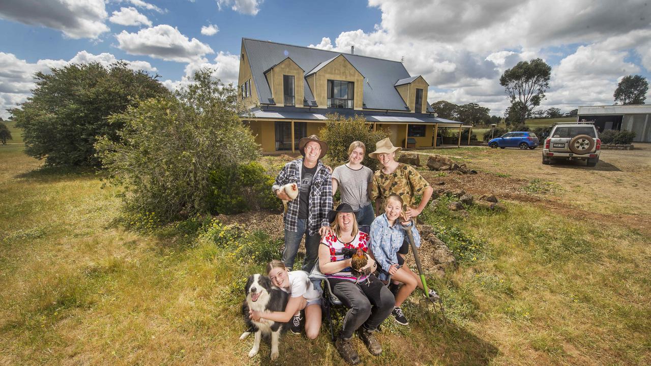 Belinda and Adam Marshall with children Seren, Piper, Bethany and Finn, moved to Baringhup in Central Victoria from Melbourne. Picture: Rob Leeson.