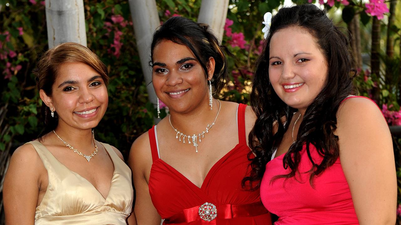 Katherine High Formal at Knotts Crossing Resort, Katherine,21/11/09.Cindy Manfong, Jessica LewFatt and Brooke Cameron