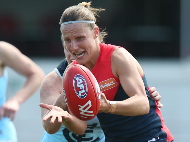 Karen Paxman in action for Melbourne. AFLW Practice match Melbourne v Carlton. Saturday, Jan 21. 2017. Picture: David Crosling