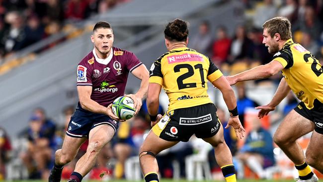 BRISBANE, AUSTRALIA - JULY 17: James O'Connor of the Reds looks to take on the defence during the round three Super Rugby AU match between the Reds and Force at Suncorp Stadium on July 17, 2020 in Brisbane, Australia. (Photo by Bradley Kanaris/Getty Images)