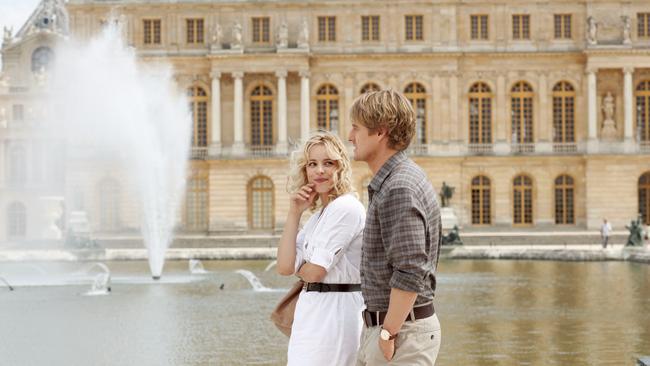 Explore Paris with Owen Wilson and Rachel McAdams in Midnight In Paris.