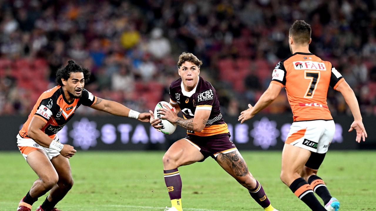 Brisbane Broncos stay unbeaten with 46-12 NRL win over Wests