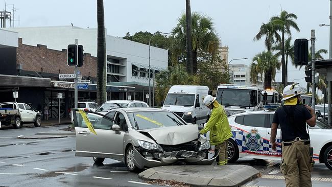 The east bound lane of Victoria St near Sydney St was closed to traffic following a crash in the Mackay CBD. Photo: Fergus Gregg