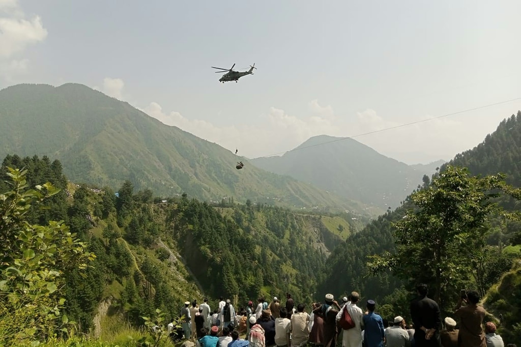Eight people rescued from cable car over Pakistan valley