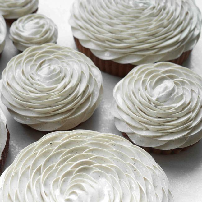 Grolet’s famous Vanilla Flower cakes.