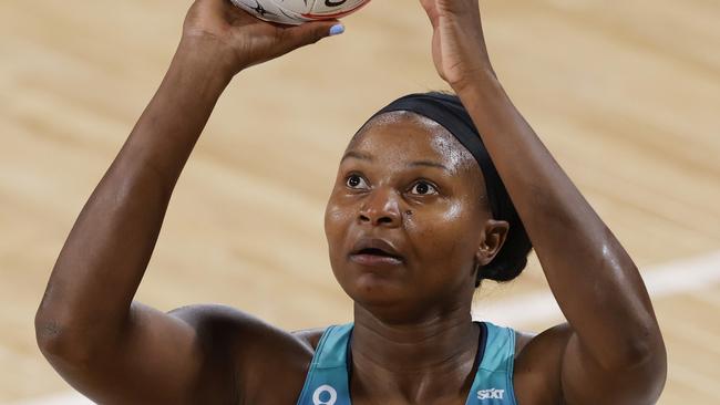 SYDNEY, AUSTRALIA - APRIL 22: Mwai Kumwenda of the Vixens shoots during the round six Super Netball match between NSW Swifts and Melbourne Vixens at Ken Rosewall Arena, on April 22, 2023, in Sydney, Australia. (Photo by Jenny Evans/Getty Images)