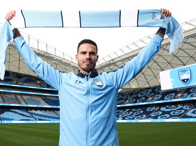 SYDNEY, AUSTRALIA - AUGUST 12:  Jack Rodwell poses during a media opportunity after signing with Sydney FC, at Allianz Stadium on August 12, 2022 in Sydney, Australia. (Photo by Matt King/Getty Images)