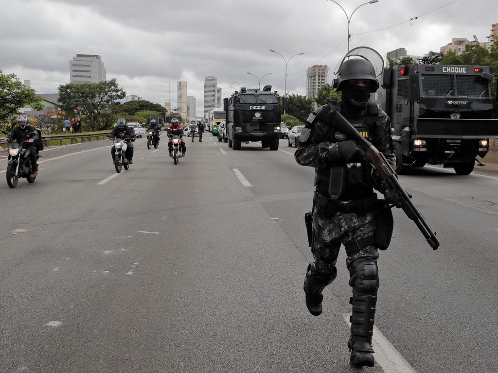 Shock troops arrive at the blockade on the outskirts of Sao Paulo. Picture: Caio Guatelli/AFP