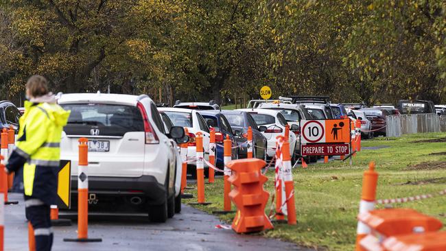 Massive queues at a pop-up Covid test site at Albert Park Lake on Thursday. Picture: Daniel Pockett/Getty Images