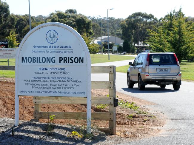 4/8/2014 Pic today outside  Murray Bridge at Mobilong Prison  where a conspiracy to murder two  SA judges was allegedly hatched by tywo men. ..PHOTO DAVE CRONIN