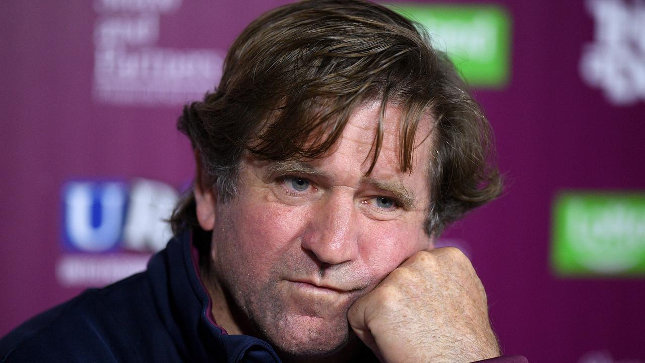 Manly are considering bringing in some help for coach Des Hasler. (AAP Image/Dan Himbrechts).