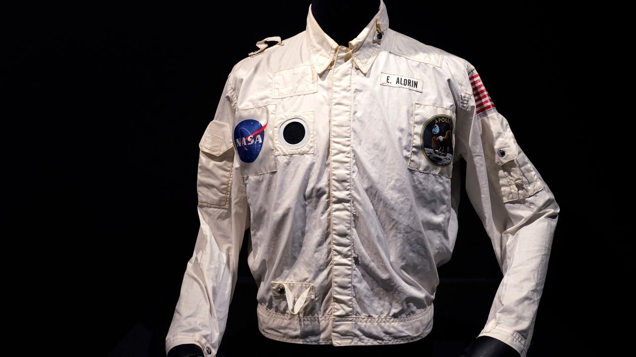 Jacket Buzz Aldrin wore to the moon sold at auction | KidsNews