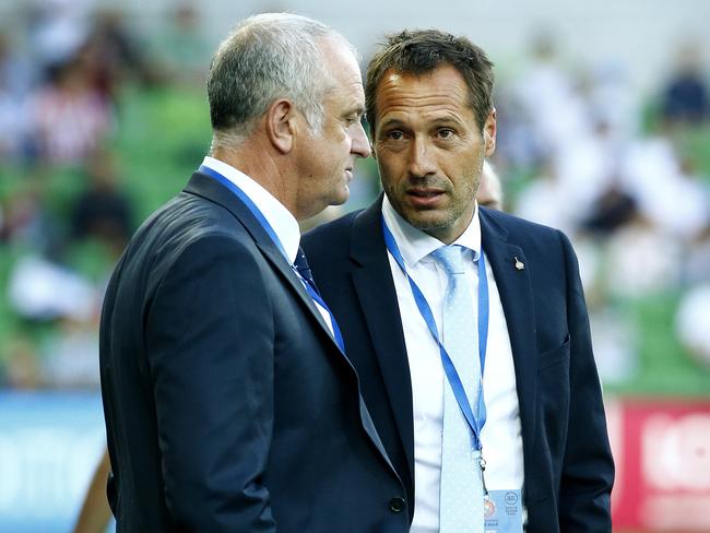 Graham Arnold and John Van't Schip chat before kick-off. Picture: Colleen Petch.