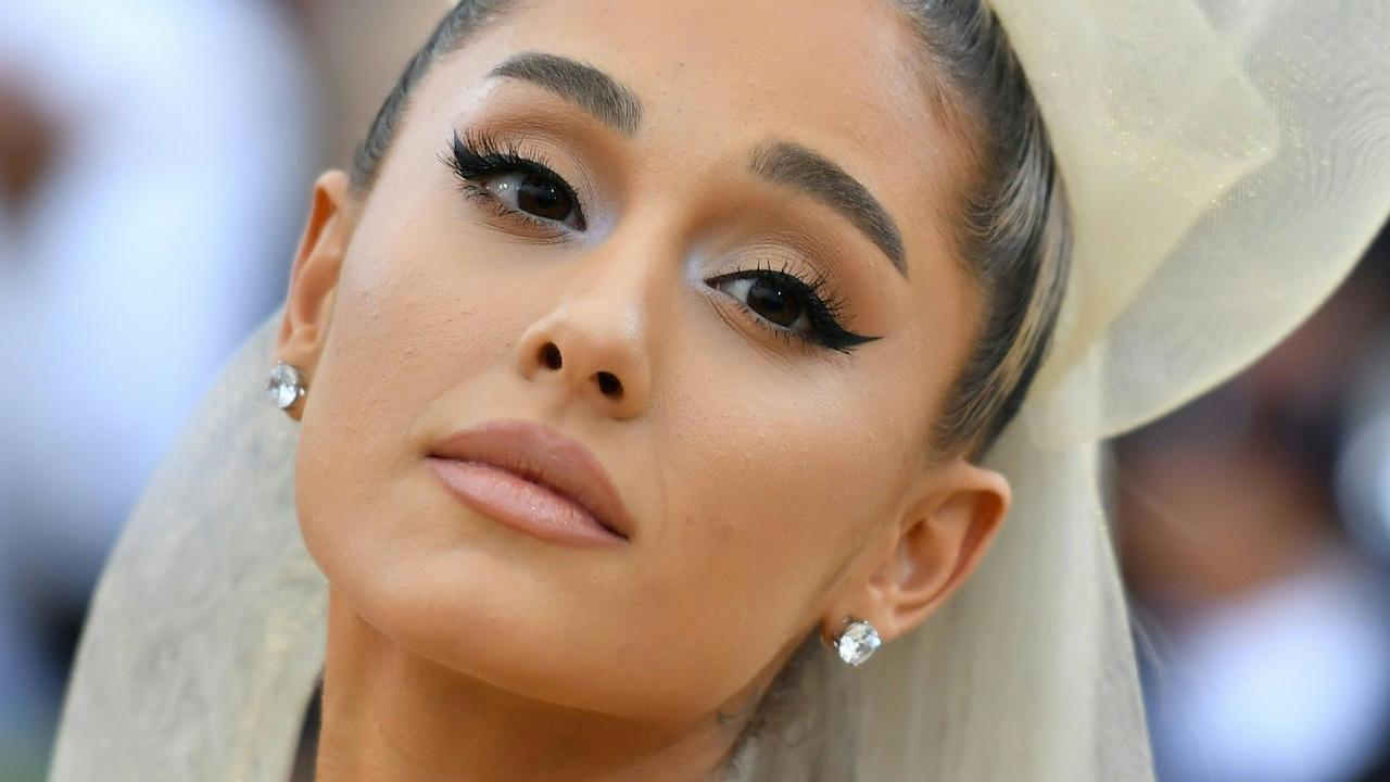 Ariana Grande sparks concern amongst fans with worrying tweets