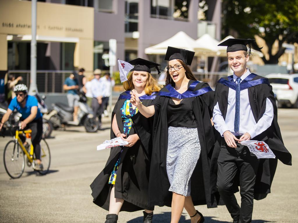 Photos 2019 Hobart University of Tasmania graduations and Town and