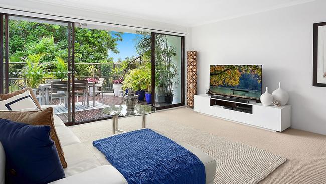 Suburbs in Waverley surged in 2023. This unit sold for $1.905m in October 2023, almost $300,000 more than the late 2020 sale.