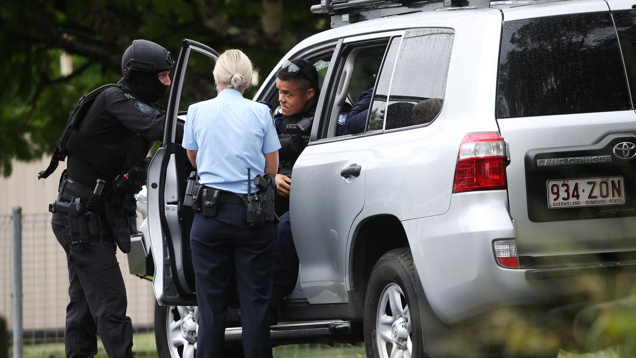 Police on the scene at a siege in Sunnybank. Picture: Tara Croser.