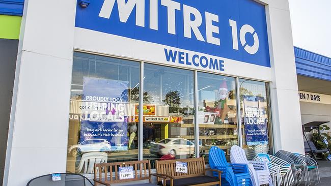 Pink's Mitre 10, Clare