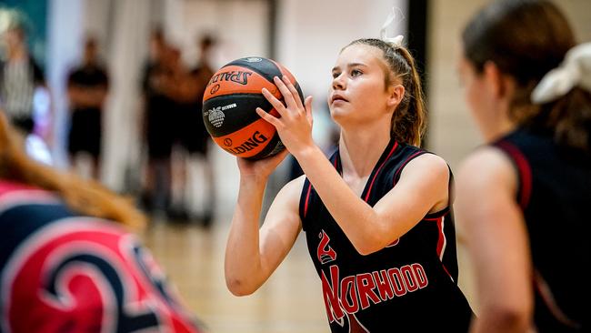 Action from the under-14 girls grand final between Norwood and Sydney Diamonds at last year’s Easter Classic. Picture: Mike Burton