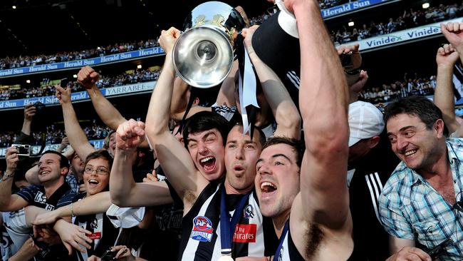 Nick Maxwell and Steele Sidebottom with the 2010 premiership cup.